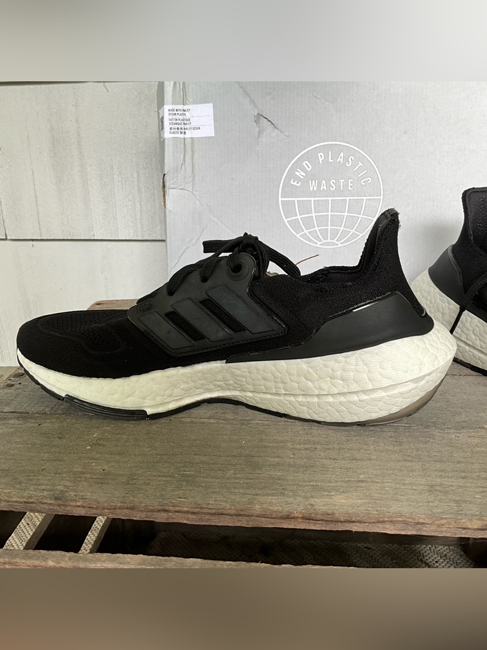 New Adidas Black Ultraboost 22 Running Shoes Women's Size 8 - Picture 8 of 10